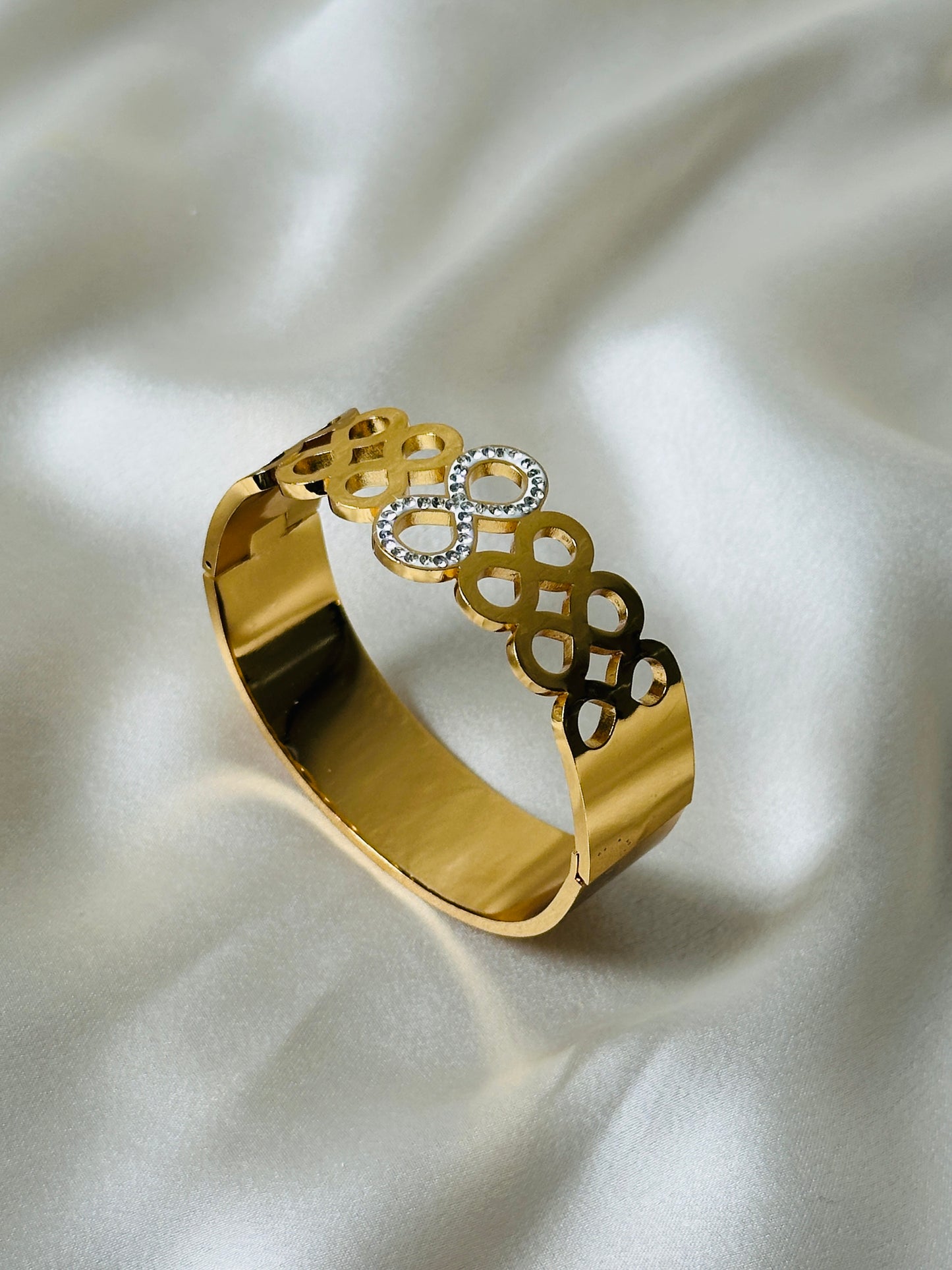 INFINITE THEME KADA BANGLE