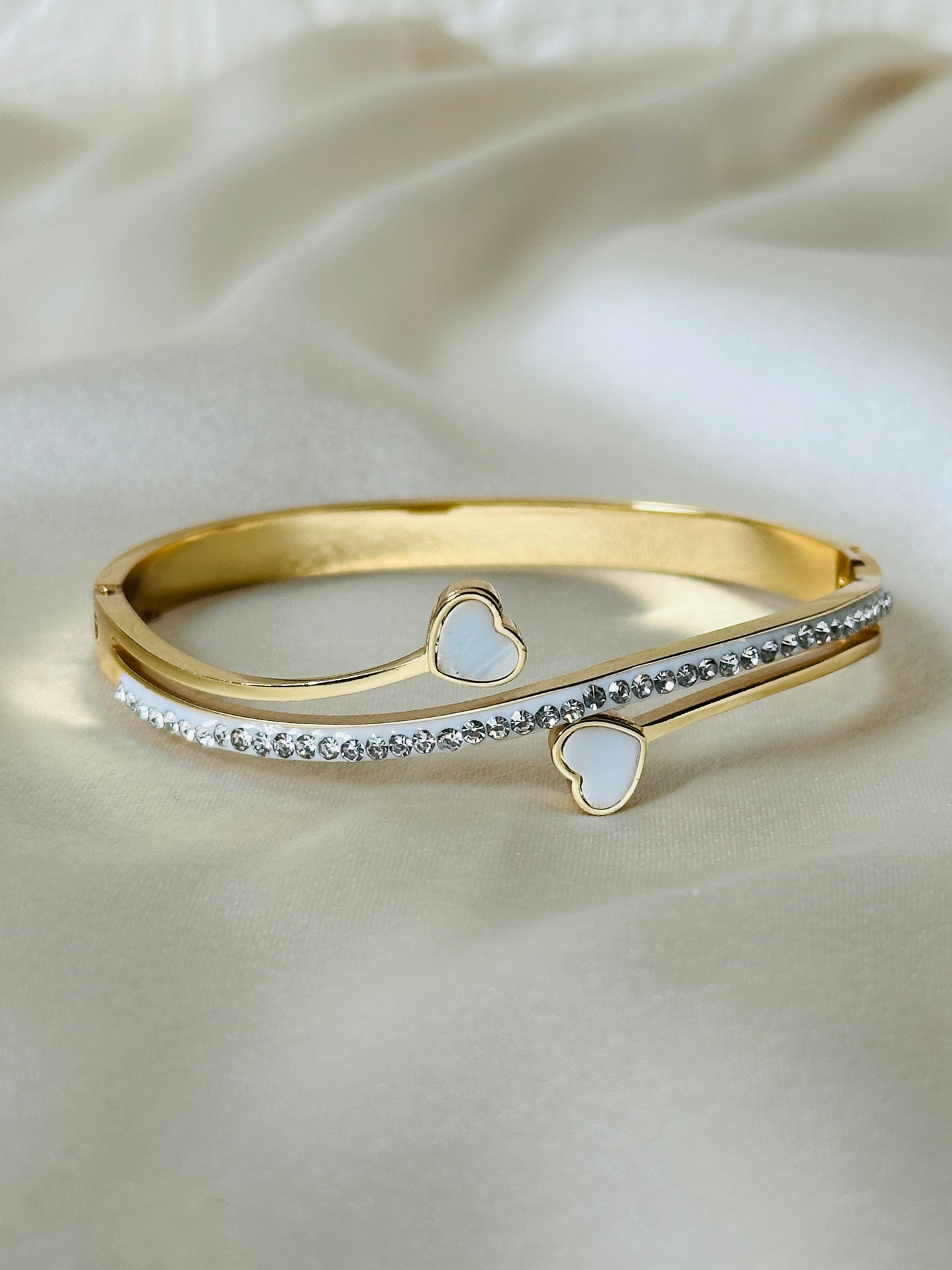 WHITE HEARTS BANGLE BRACELET