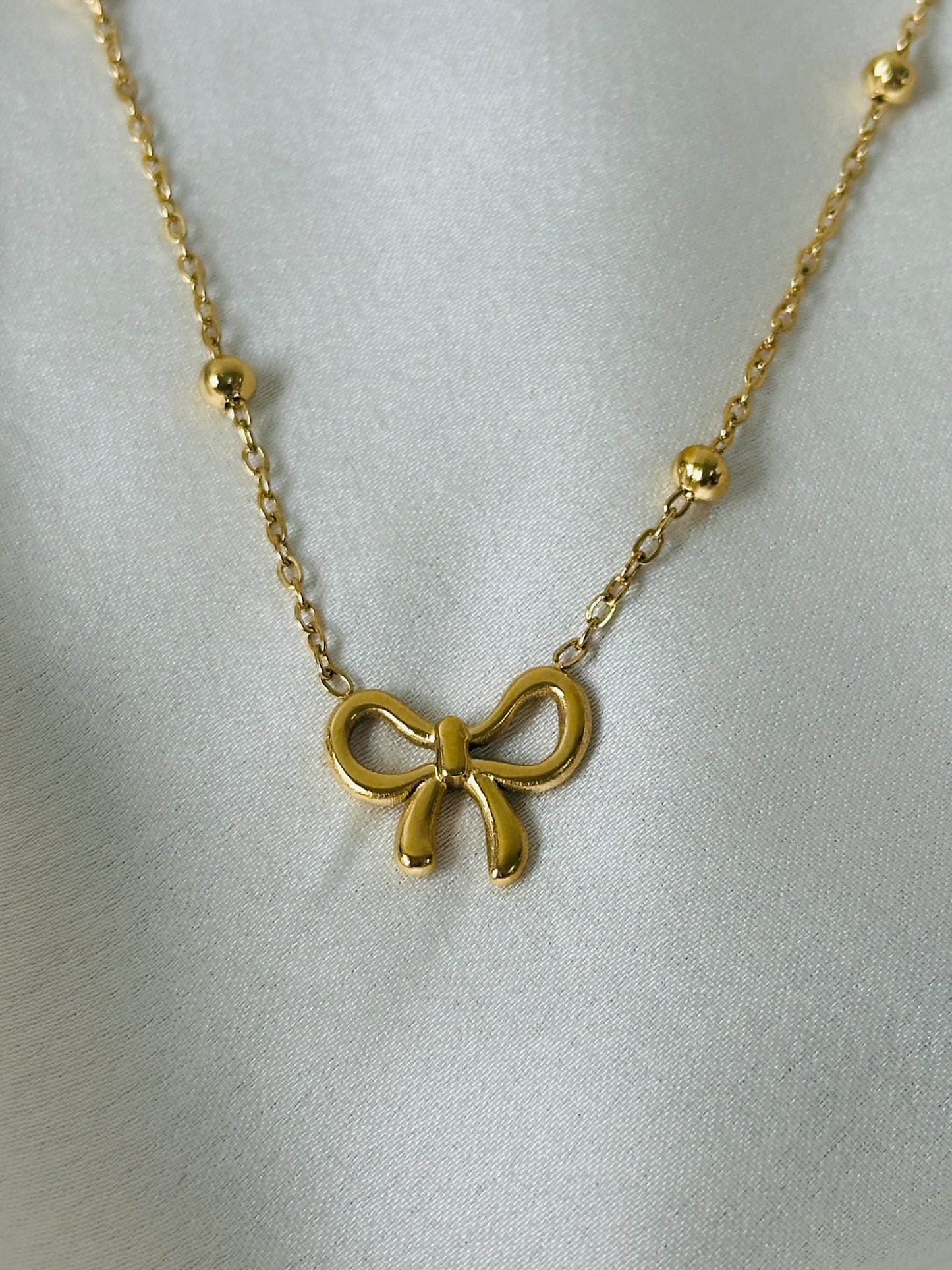 Ultimate Bow necklace