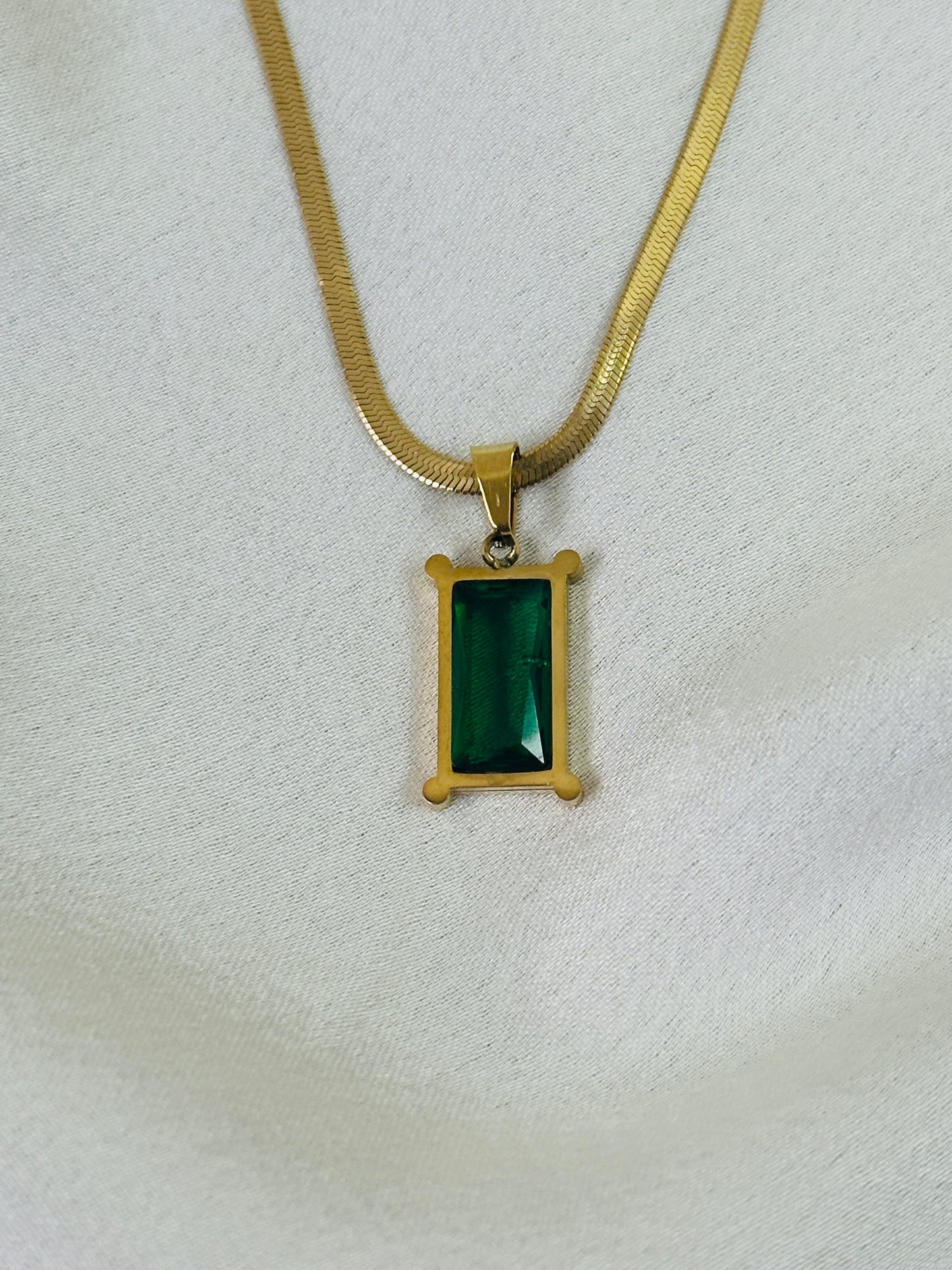 Green Geometric Pentant Necklace