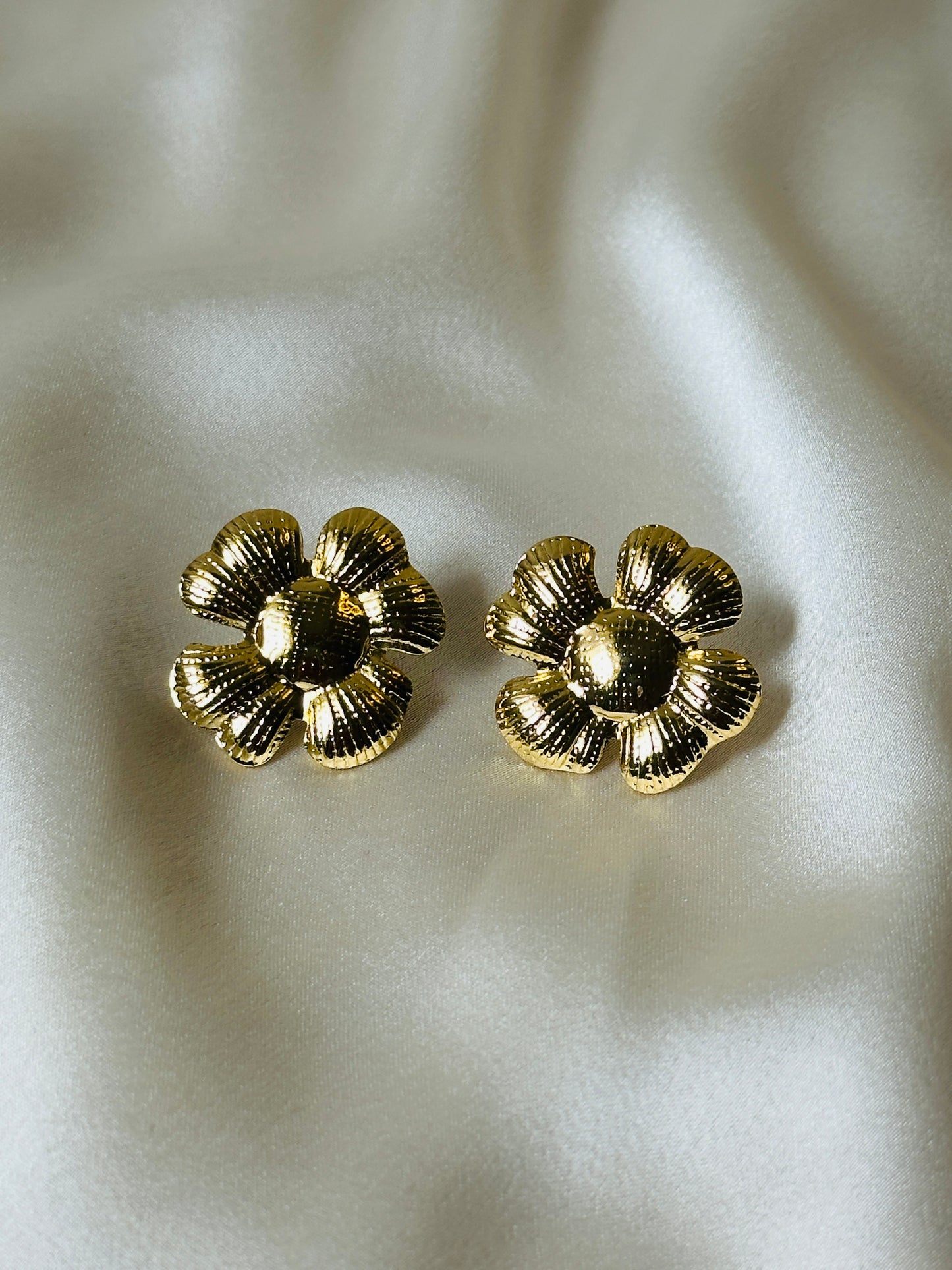 GOLDEN BLOOM EARRINGS