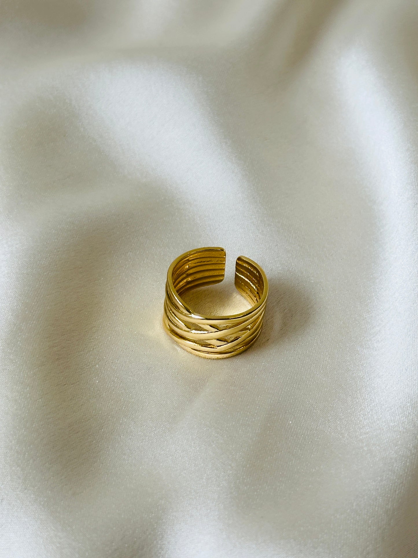 SPIRAL SHINE RING